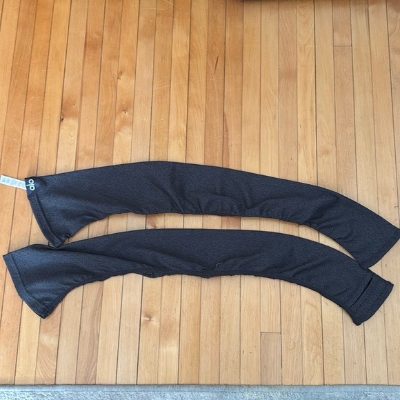 ALO Yoga Black Leg Warmers - Picture 1 of 3